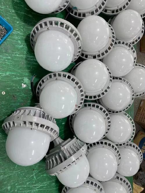 高效能LED集成光源灯具 亮度与稳定的完美结合